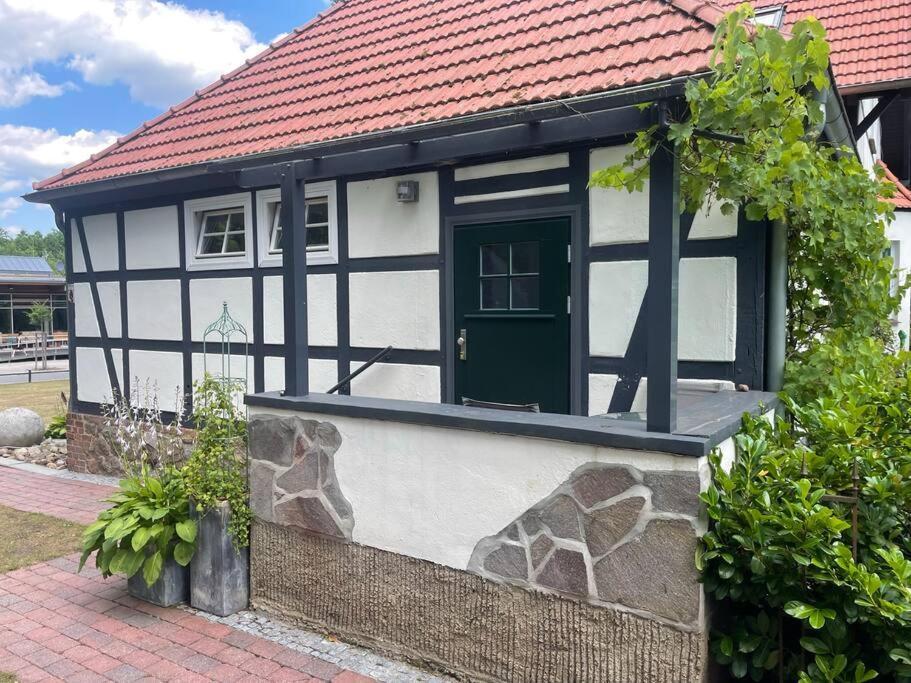 Ferienwohnung Im Landhaus Labes Нойглобсов Екстериор снимка